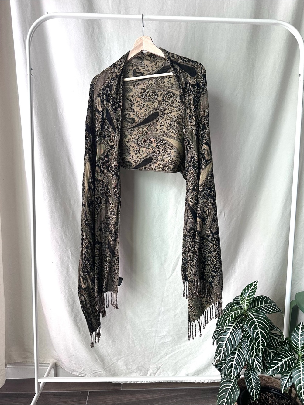 Studio 36 Paisley Scarf in Black and Gold
